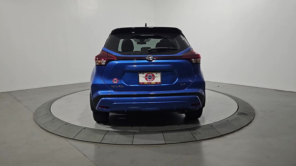 2021 Nissan Kicks SR photo 4