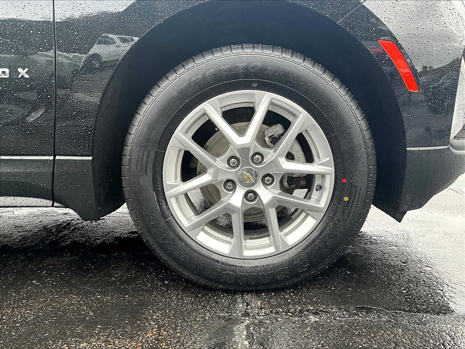 2022 Chevrolet Equinox LT photo 3