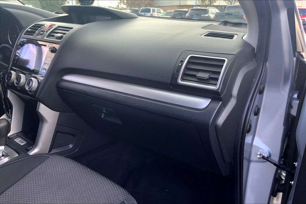 2017 Subaru Forester 2.5i Premium photo 14