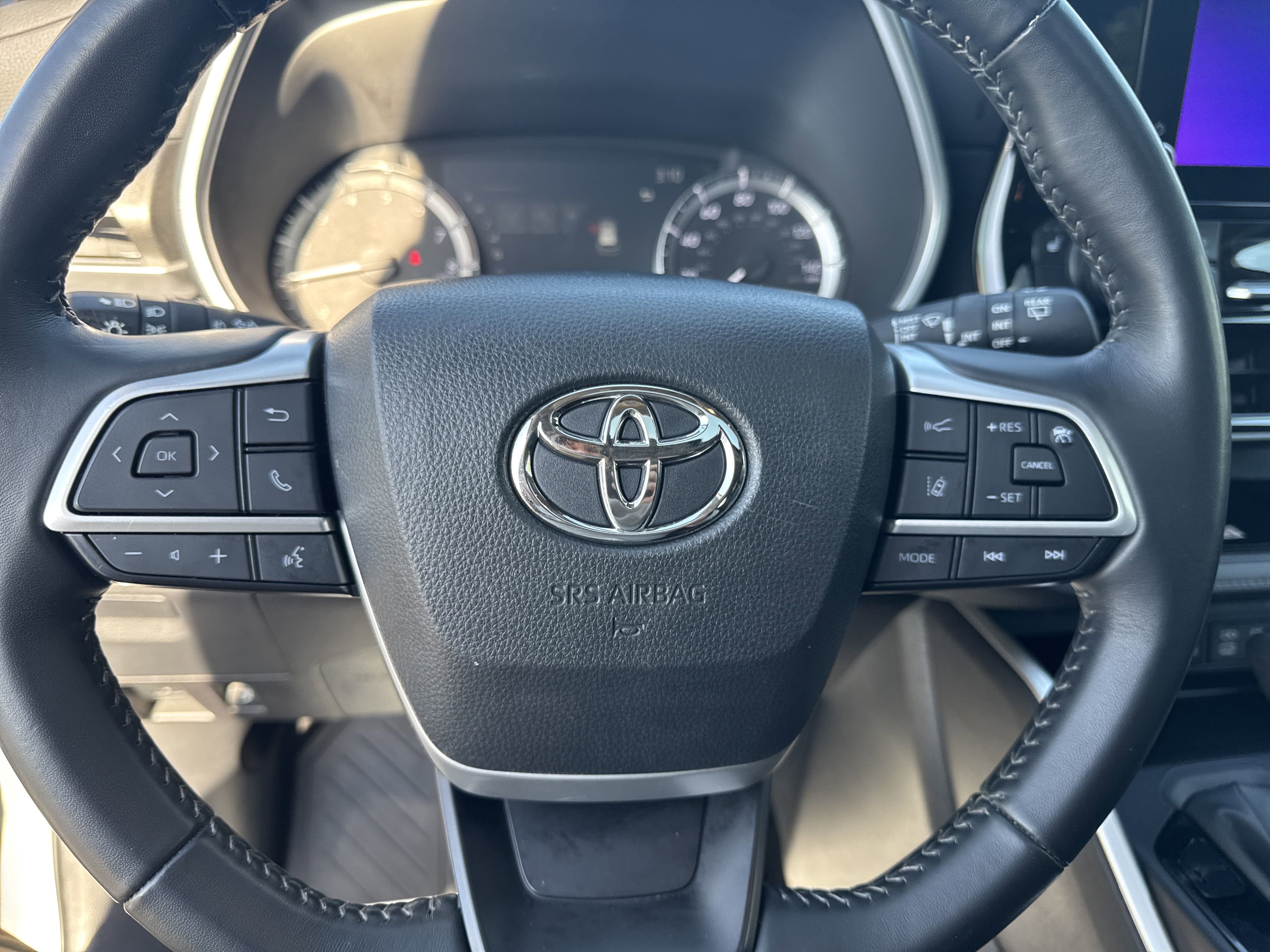 2024 Toyota Highlander XLE photo 13