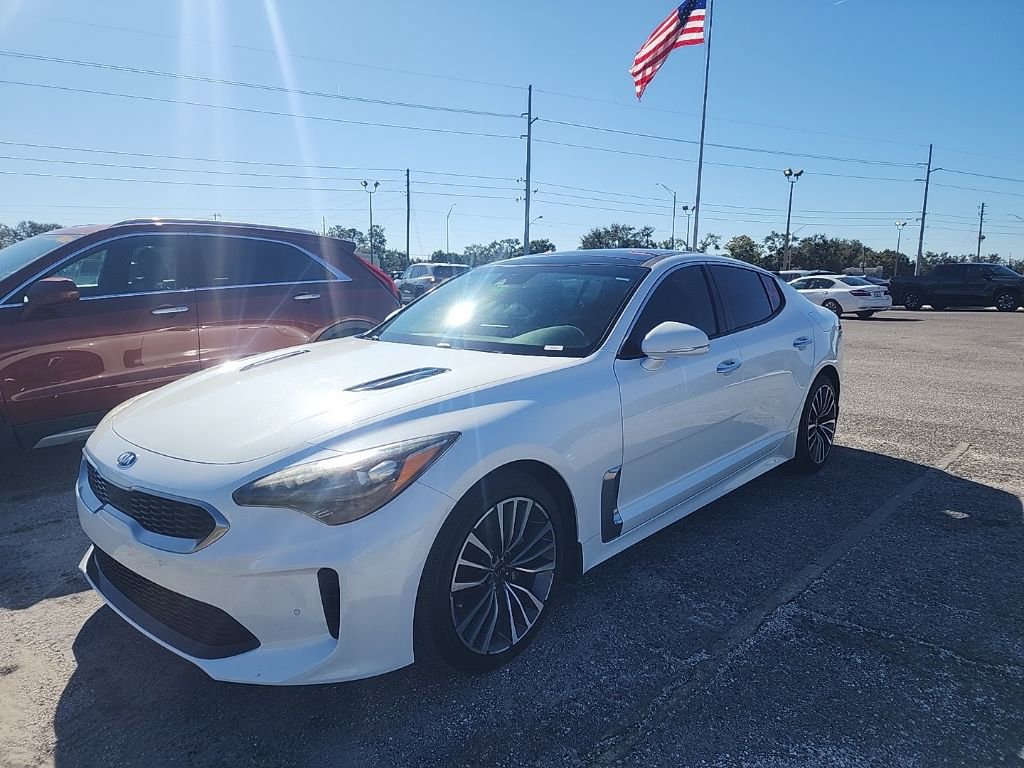 2018 Kia Stinger Premium's photo