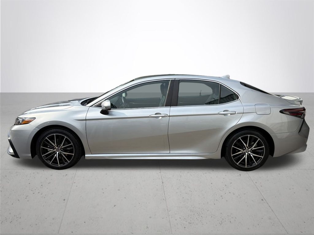 2021 Toyota Camry SE photo 11