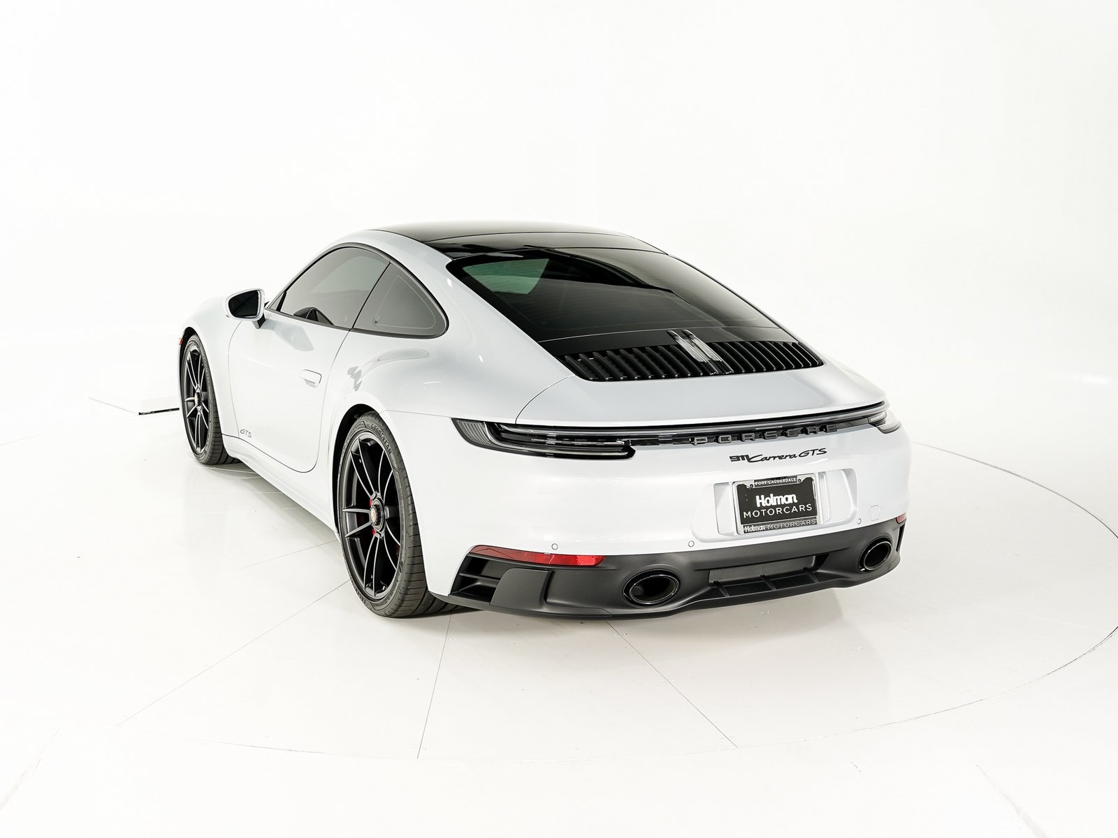 2024 Porsche 911 GTS photo 3