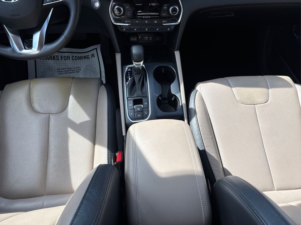 2020 Hyundai Santa Fe Limited photo 17