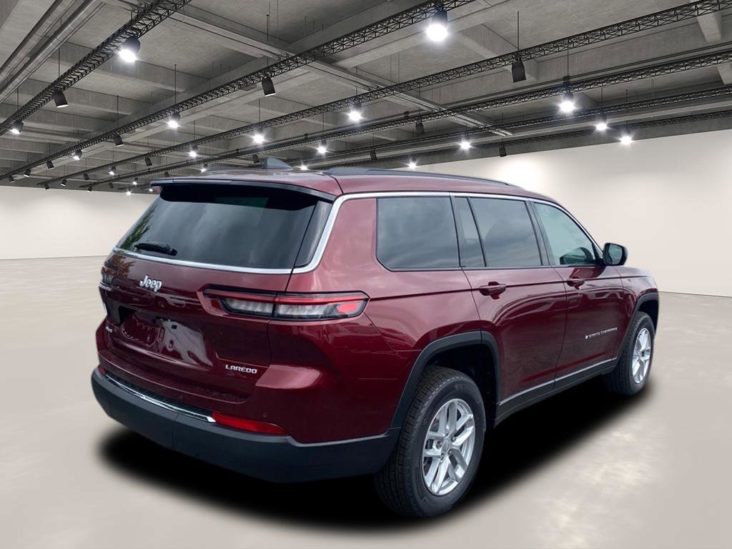 2025 Jeep Grand Cherokee Laredo X photo 2