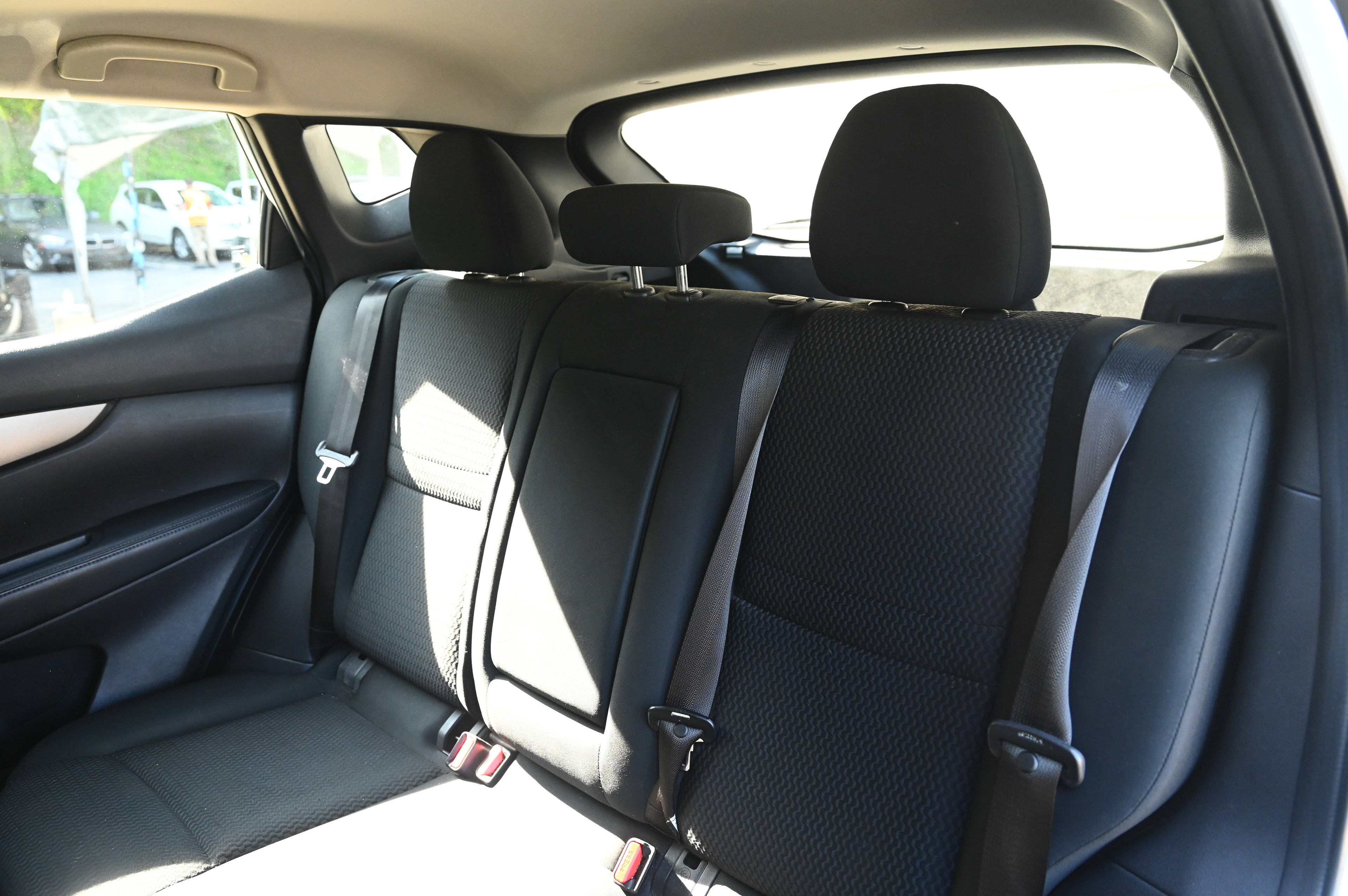 2019 Nissan Rogue Sport S photo 18