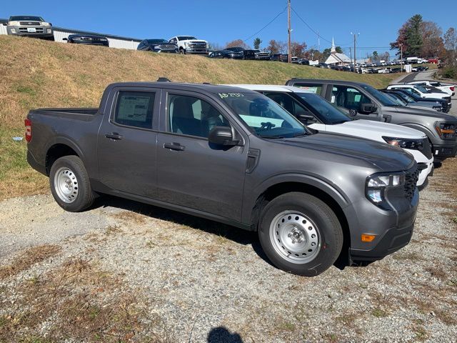 2025 Ford Maverick XL photo 2