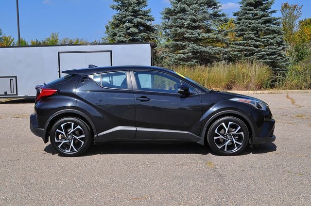 2018 Toyota C-HR XLE Premium photo 2