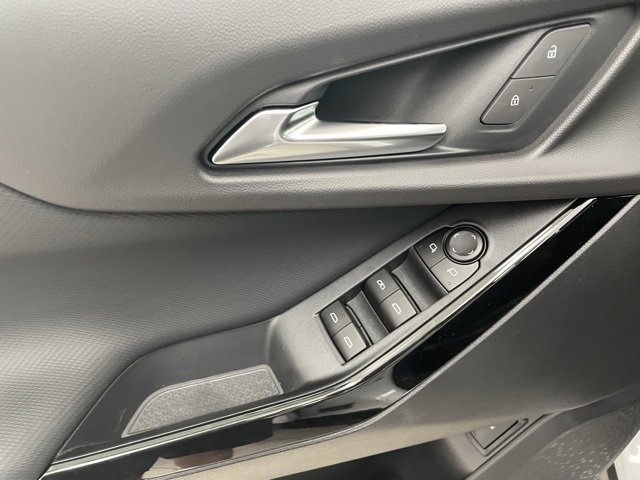 2026 Chevrolet Equinox LT photo 8