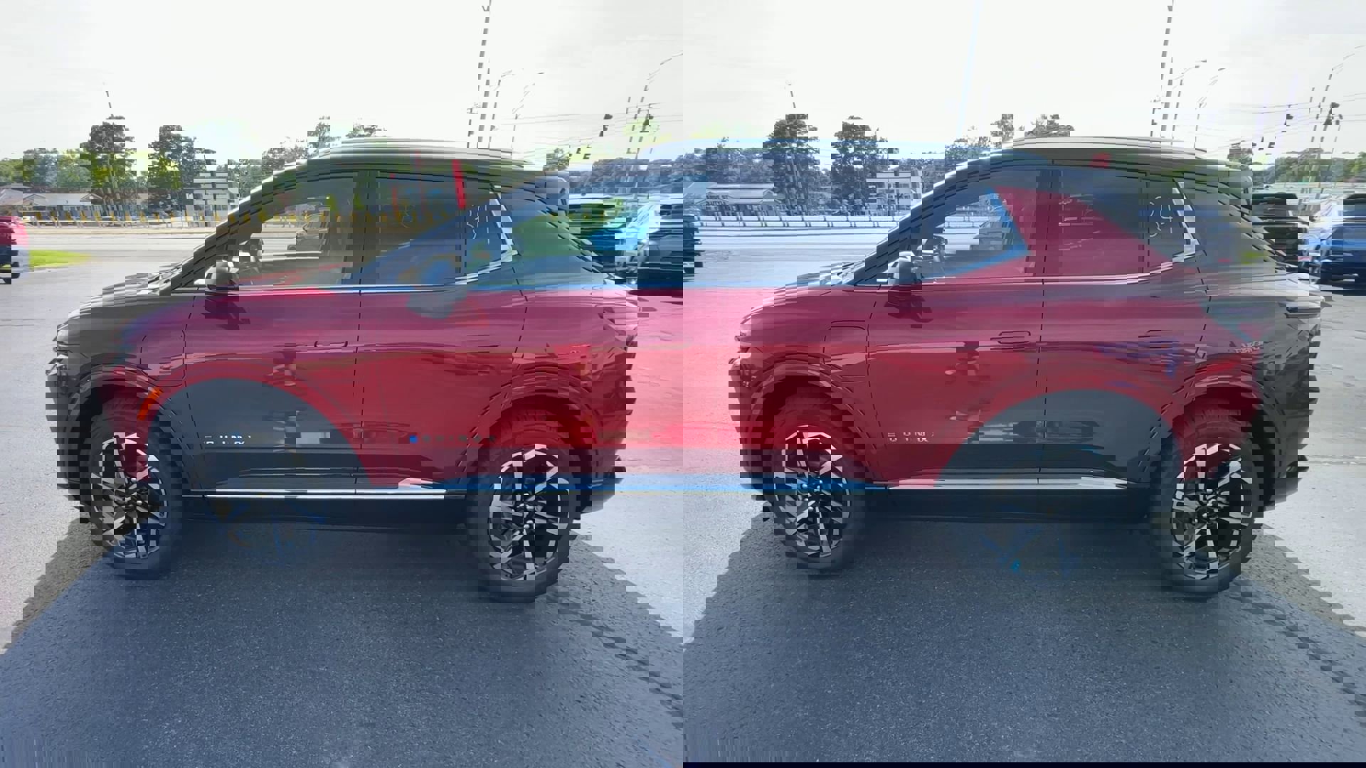 2025 Chevrolet Equinox LT photo 3