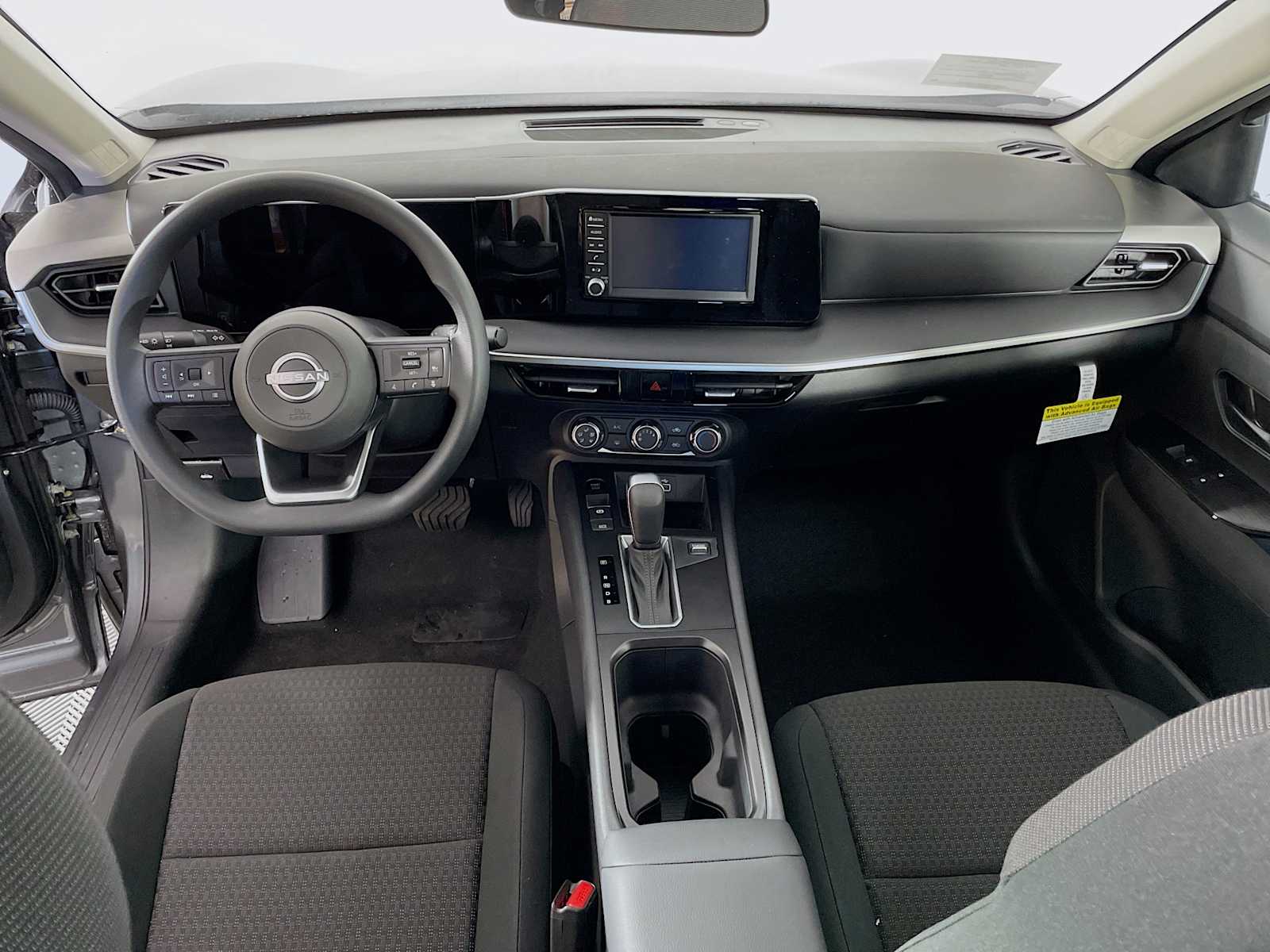 2025 Nissan Kicks S photo 3