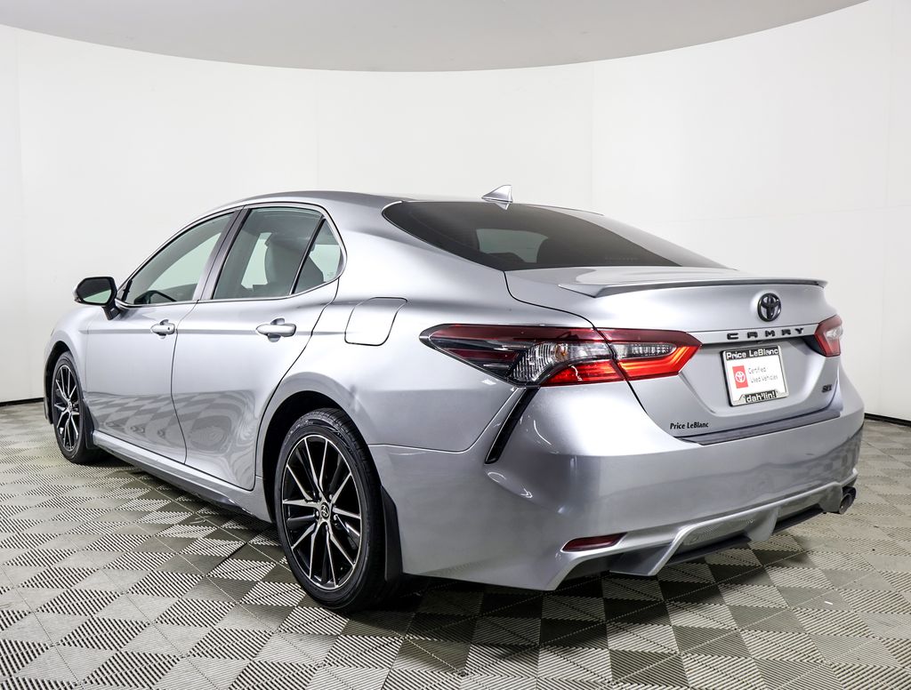 2023 Toyota Camry SE photo 3