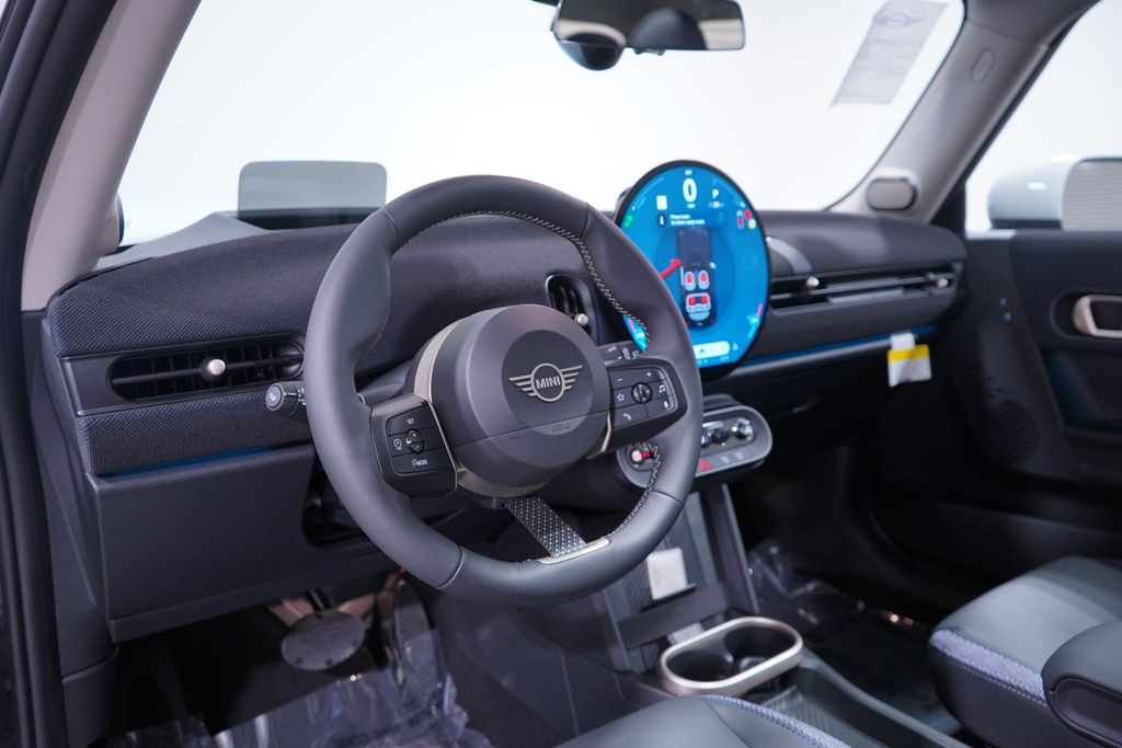 2025 Mini Cooper 2 Door Hardtop Signature photo 6