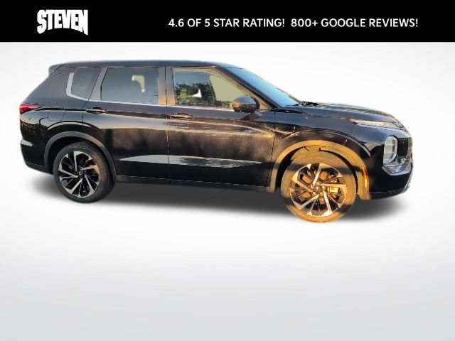 2022 Mitsubishi Outlander SE photo 9