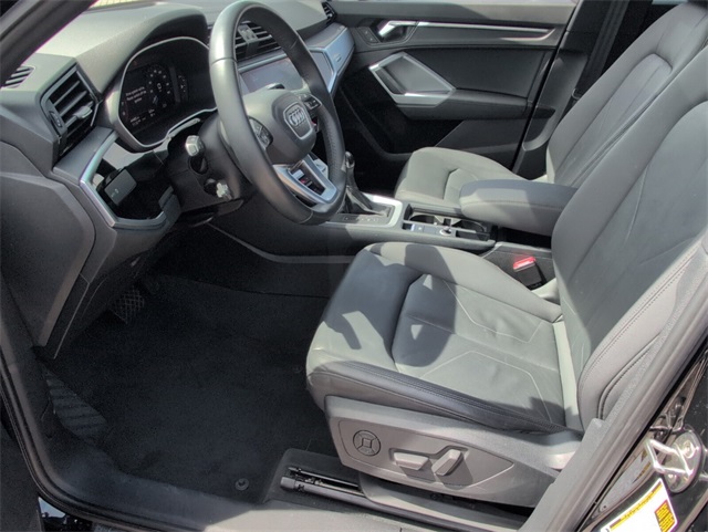 2019 Audi Q3 Premium photo 3