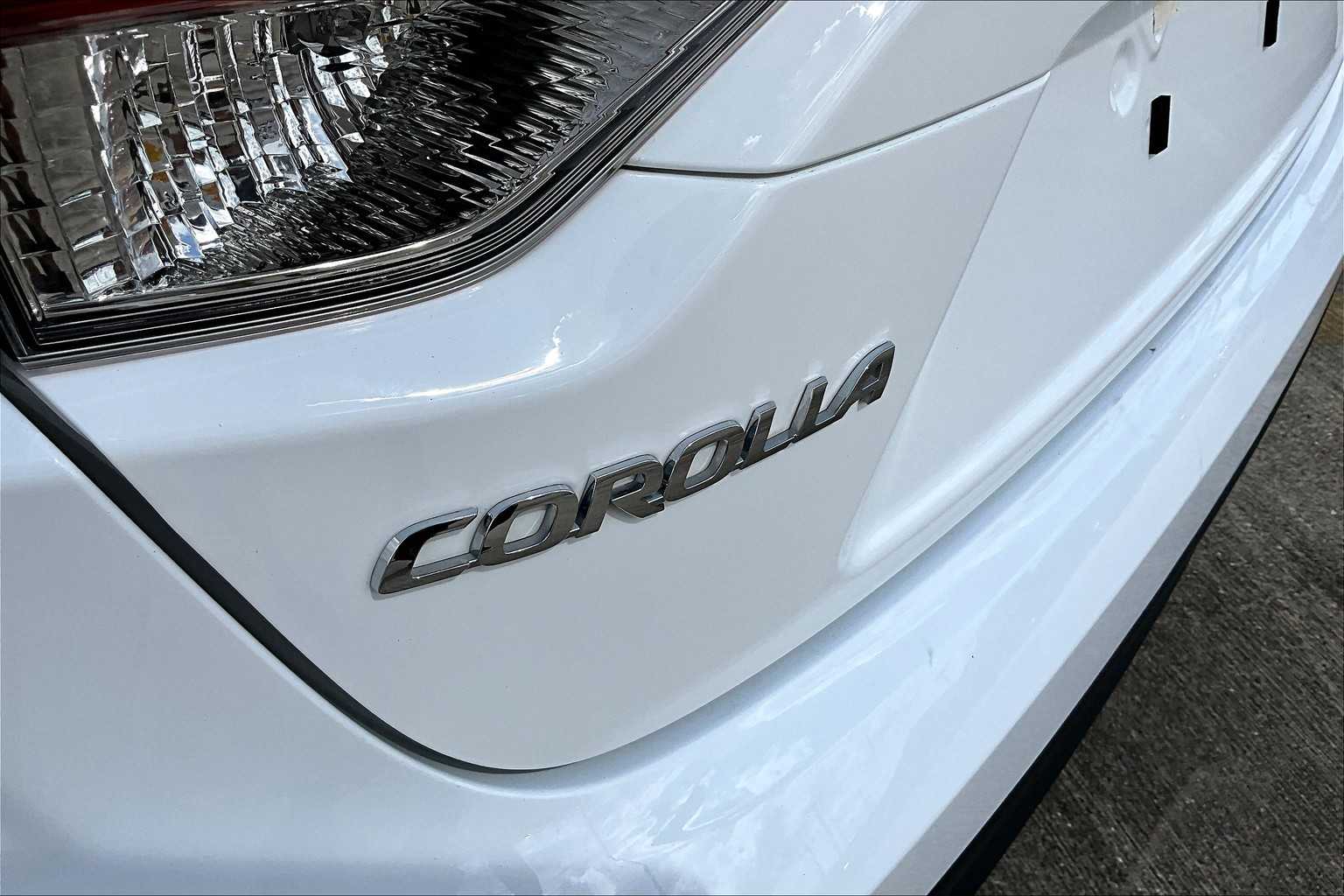 2024 Toyota Corolla LE photo 28