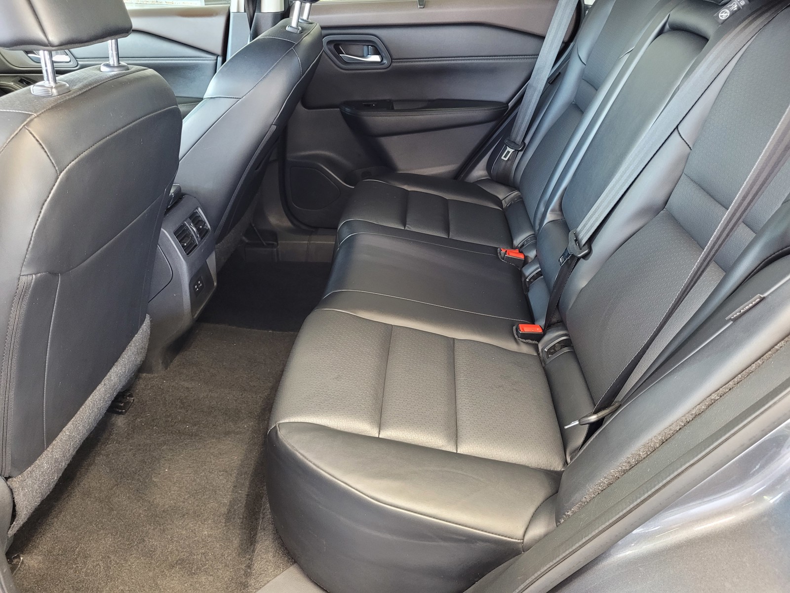 2023 Nissan Rogue SV photo 4
