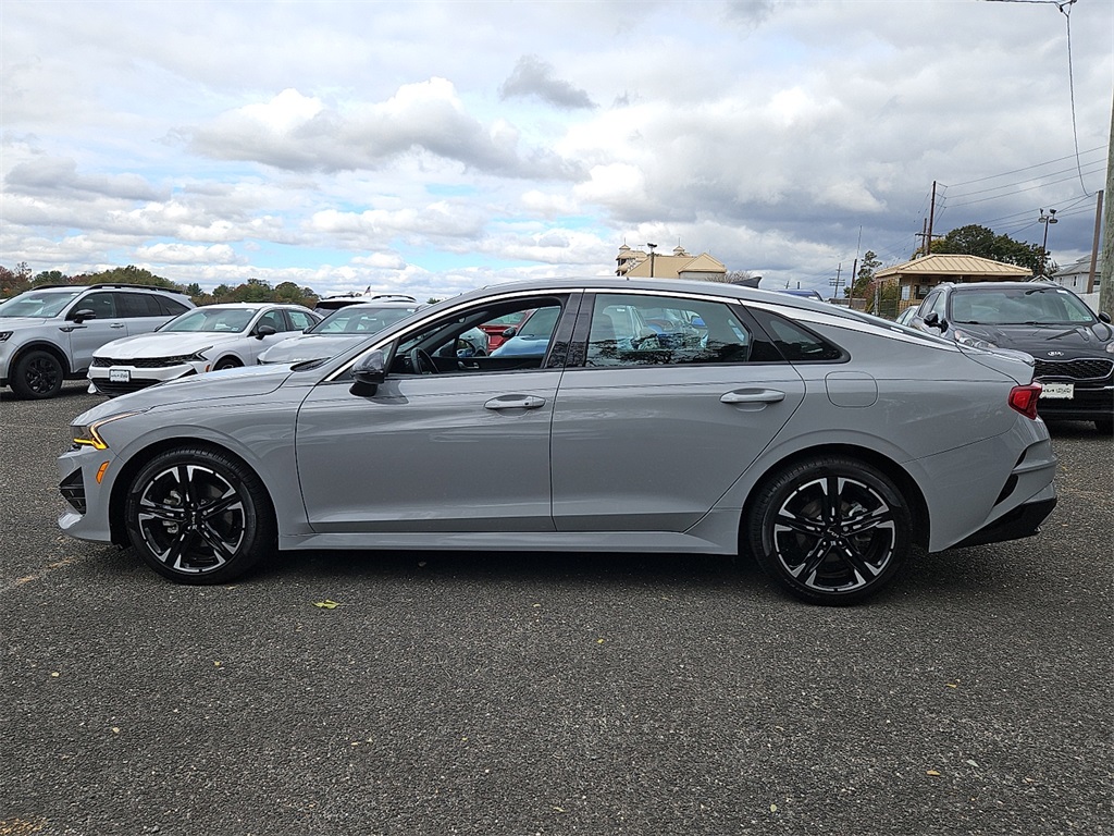 2022 Kia K5 GT-Line photo 4
