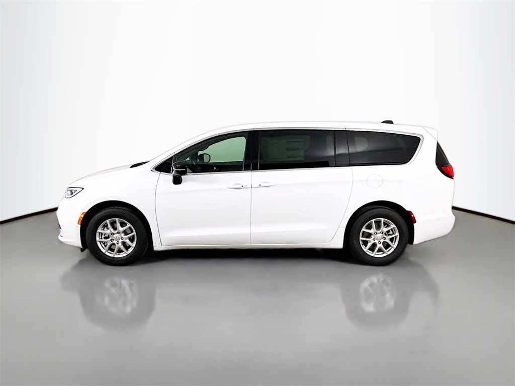 2025 Chrysler Pacifica photo 4