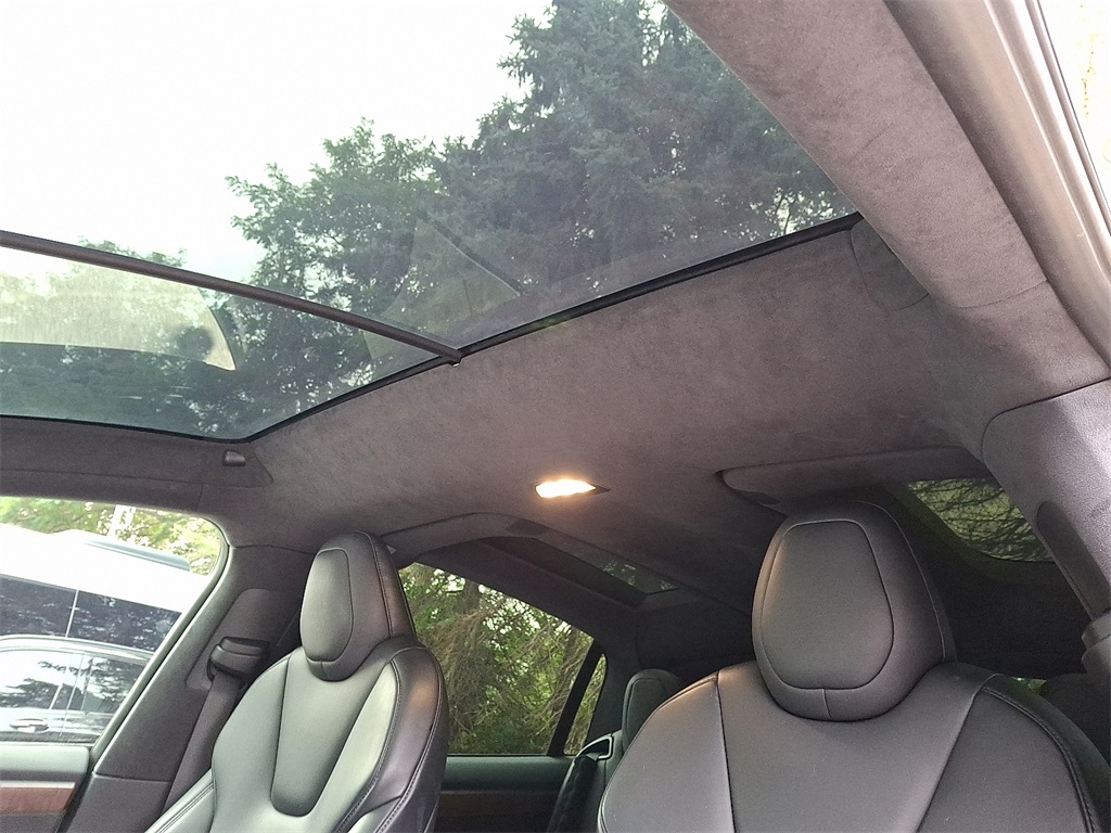2020 Tesla Model X Long Range photo 13