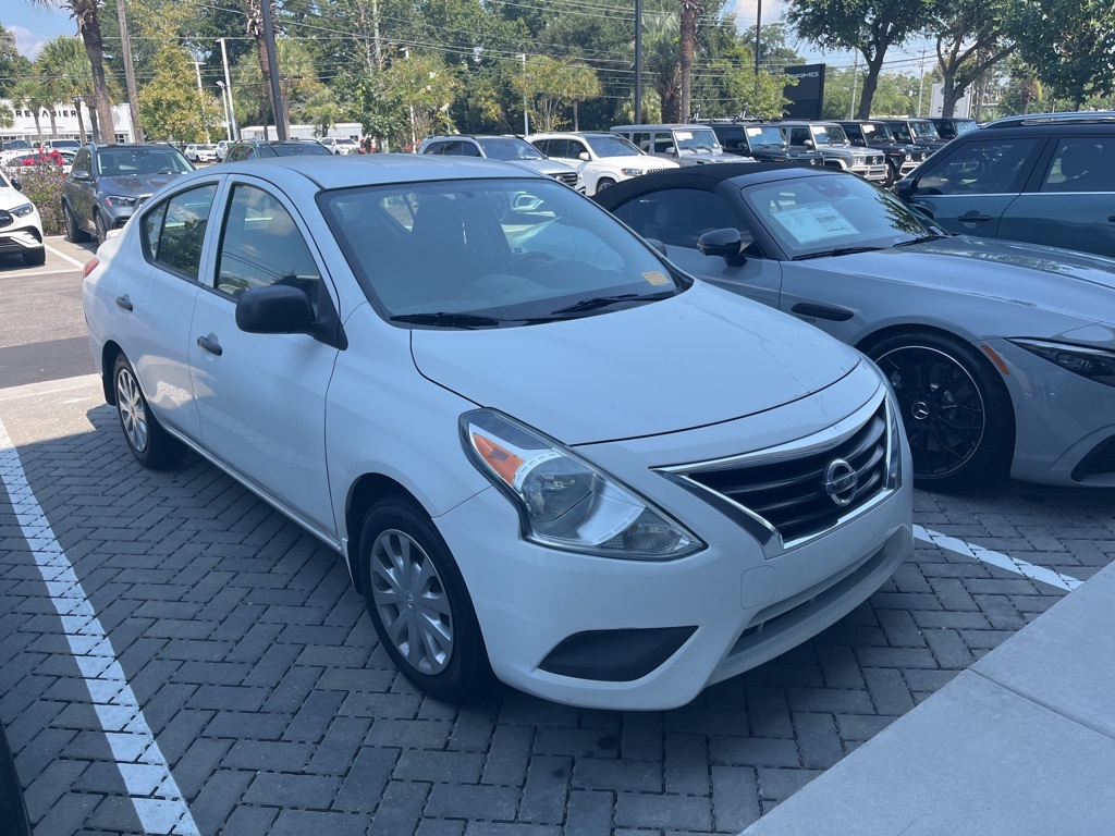 2015 Nissan Versa 1.6 Plus photo 4