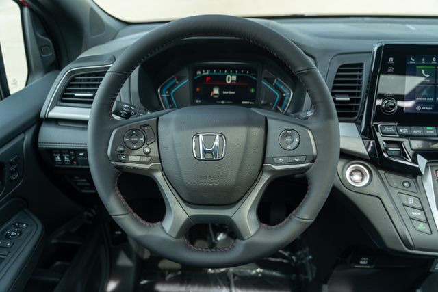 2026 Honda Odyssey photo 13