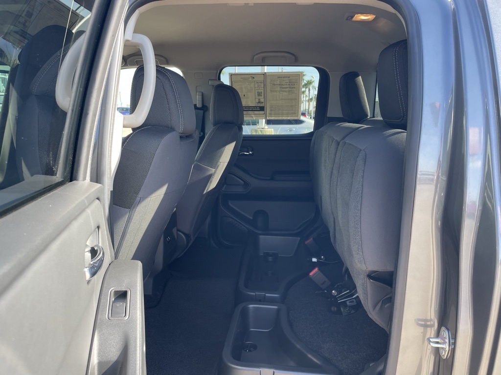 2025 Nissan Frontier SV photo 17