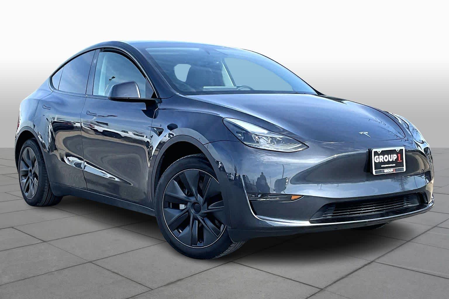 Used 2025 Tesla Model Y Long Range with VIN 7SAYGDED0SA352534 for sale in Georgetown, TX