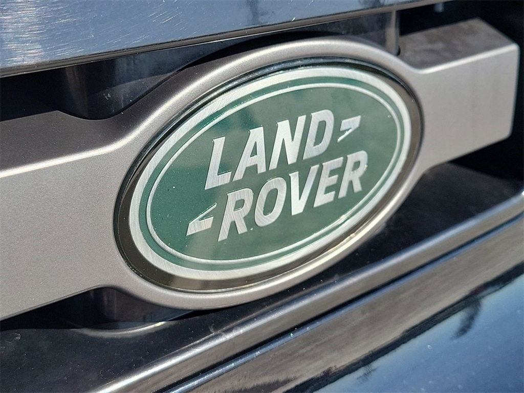 2023 Land Rover Defender 110 V8 photo 10