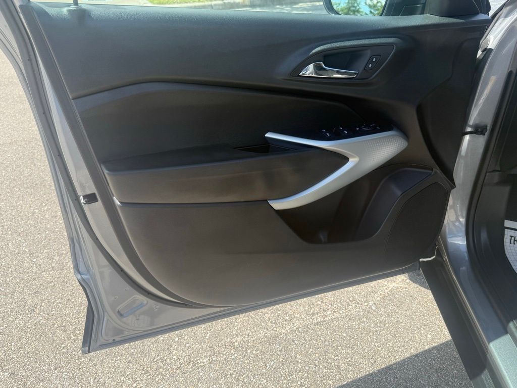 2024 Chevrolet Trax LS photo 25