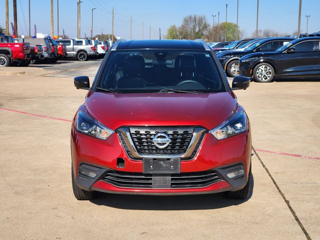 2020 Nissan Kicks SR photo 2