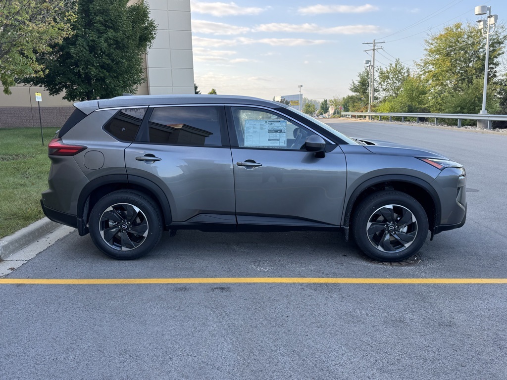 2026 Nissan Rogue SV photo 3