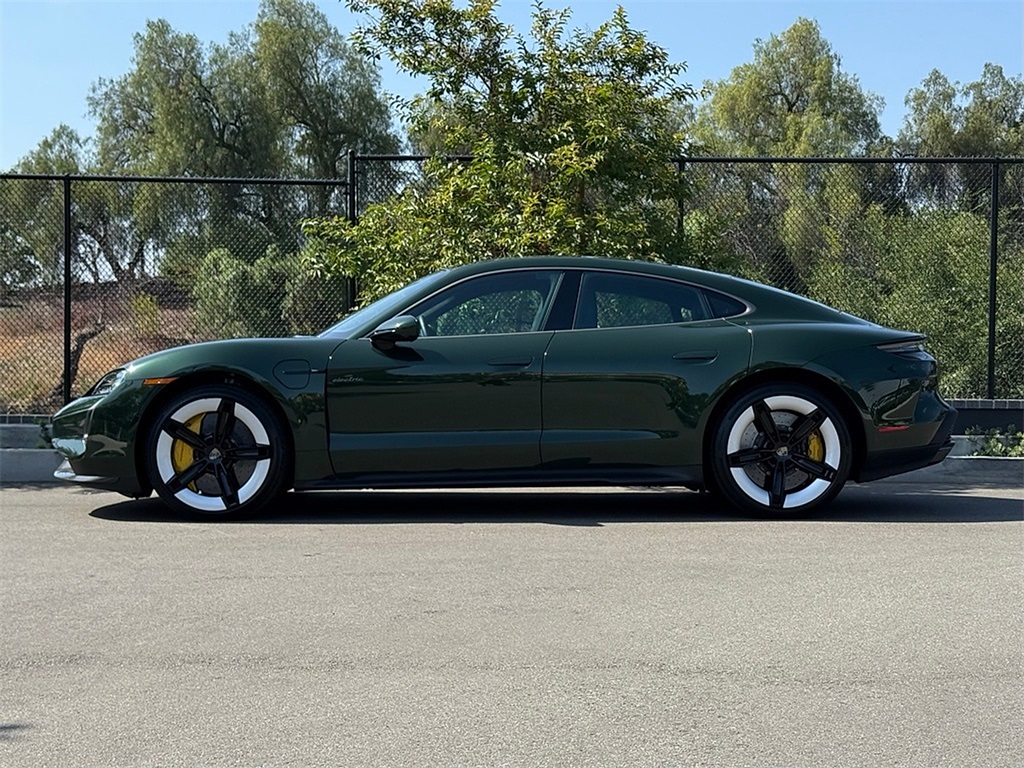 2025 Porsche Taycan Turbo S photo 2