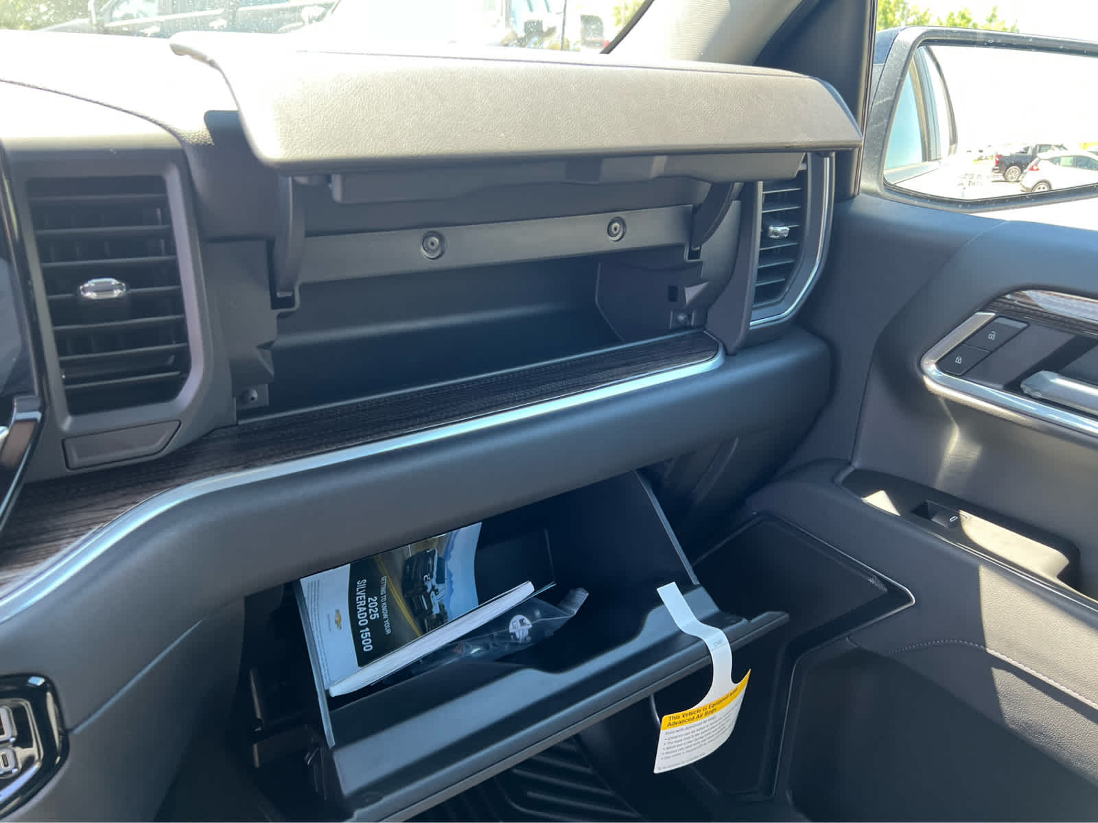 2025 Chevrolet Silverado 1500 RST photo 24