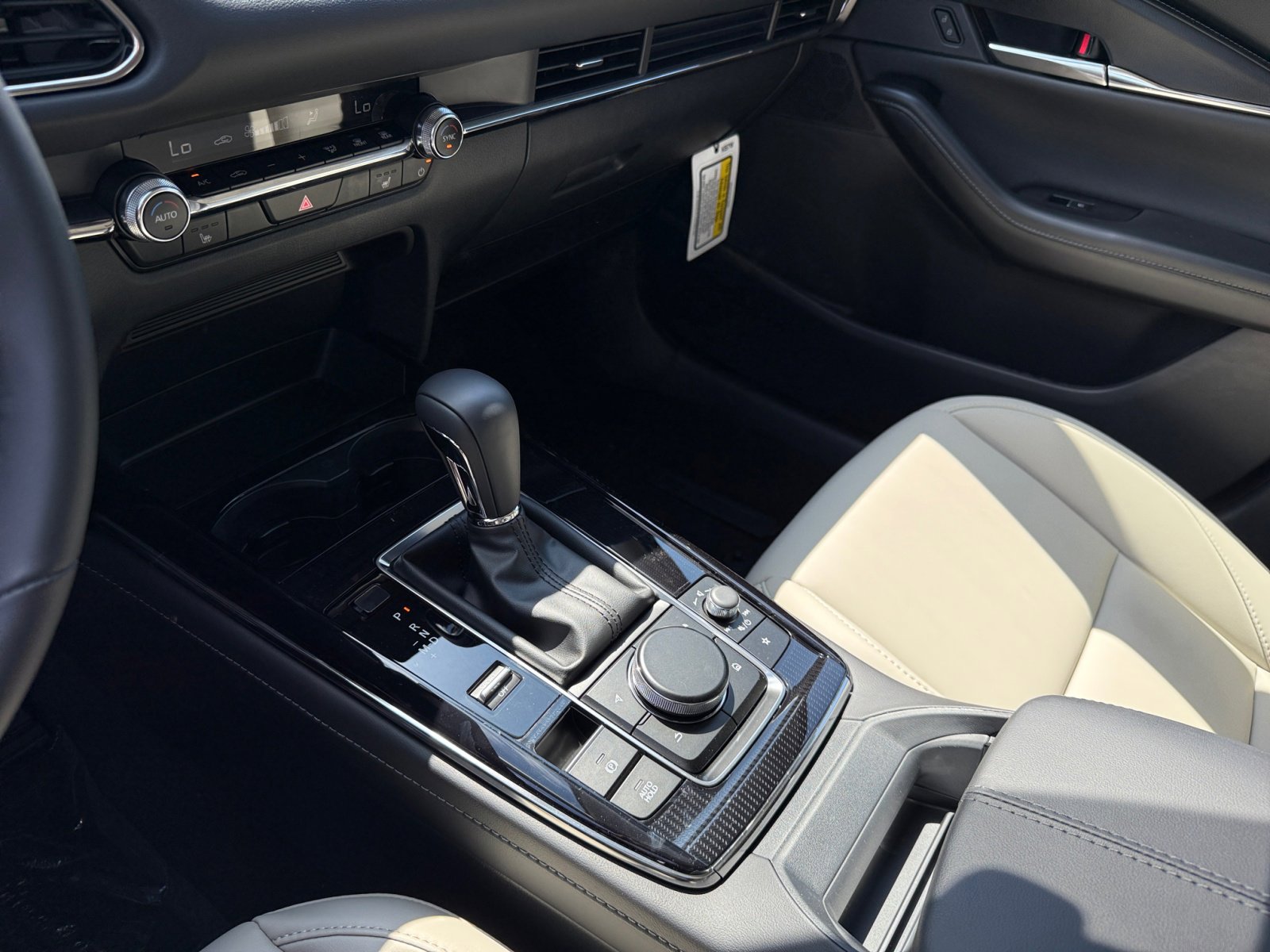 2025 Mazda CX-30 2.5 S Preferred photo 13