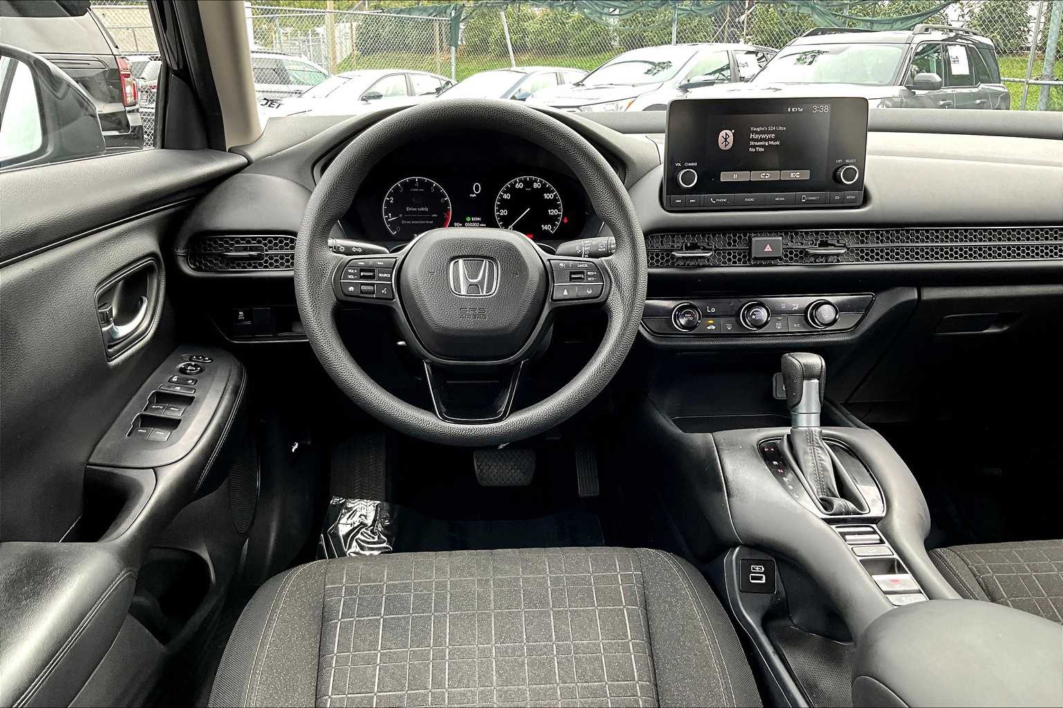 2023 Honda HR-V LX photo 4
