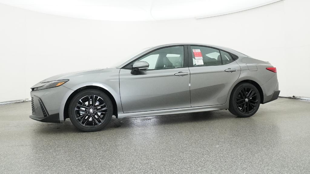 2025 Toyota Camry SE photo 5