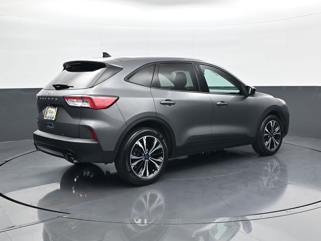 2022 Ford Escape SE photo 4