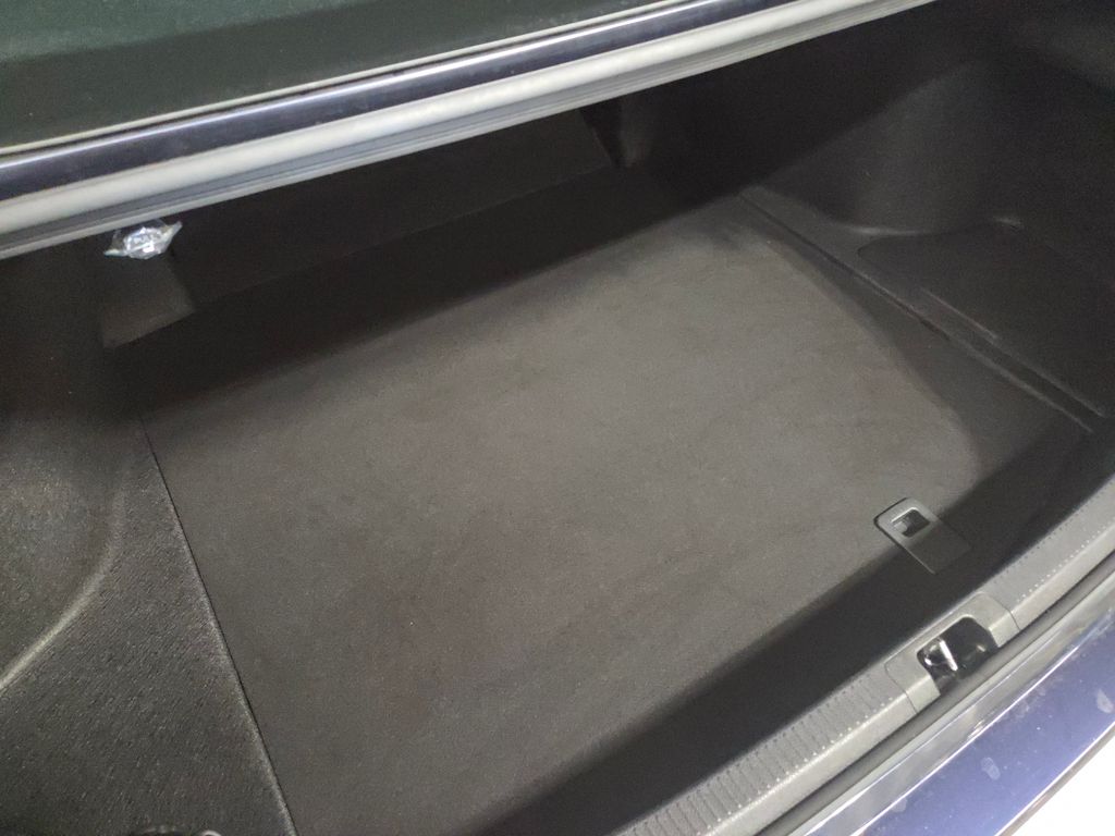 2021 Toyota Camry Hybrid LE photo 19