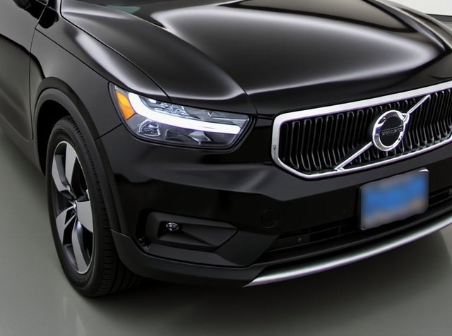 2021 Volvo XC40 Momentum photo 7