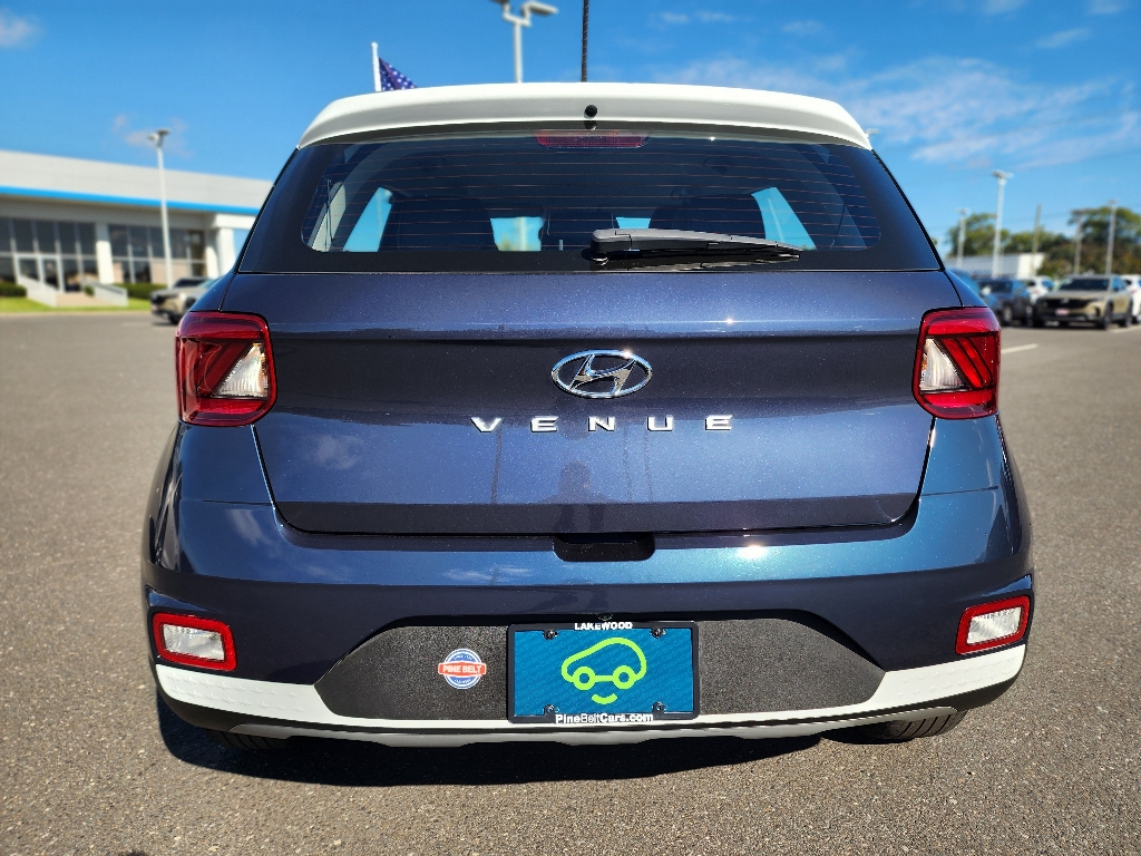 2023 Hyundai Venue Limited photo 13