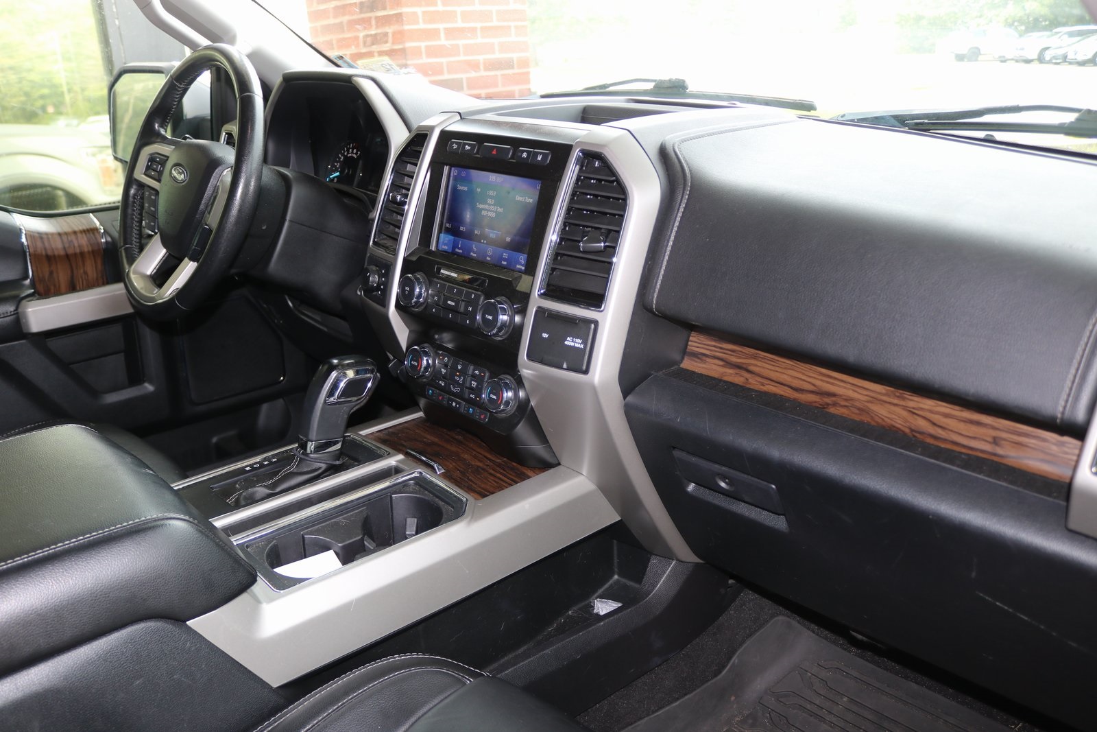 2020 Ford F-150 Lariat photo 16