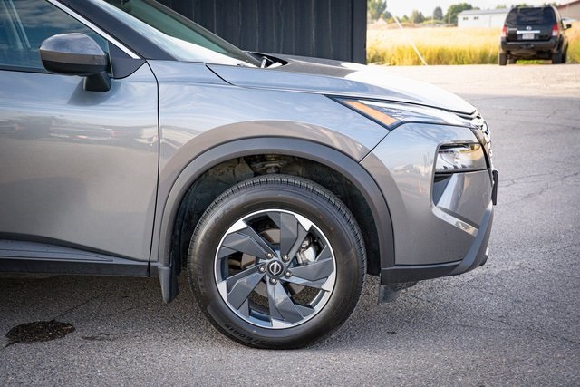 2024 Nissan Rogue SV photo 4