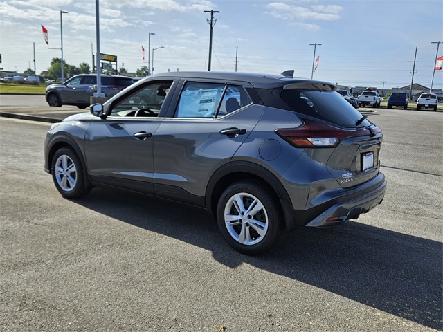 2025 Nissan Kicks Play S photo 8