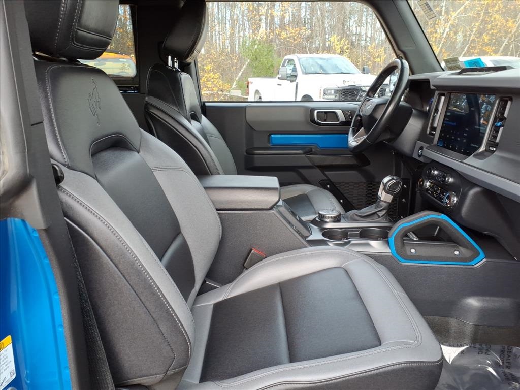 2024 Ford Bronco Black Diamond photo 2