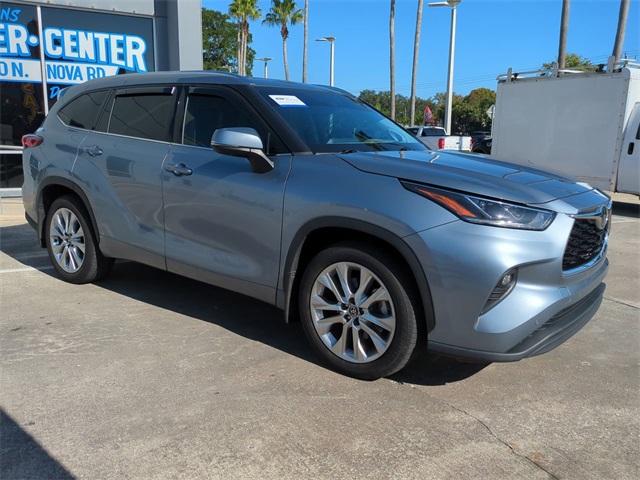 2020 Toyota Highlander Limited photo 2