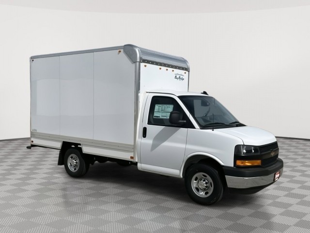 2024 Chevrolet Express Cutaway Base's photo