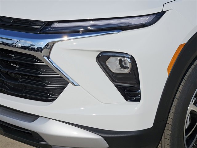 2026 Chevrolet Trailblazer LT photo 2