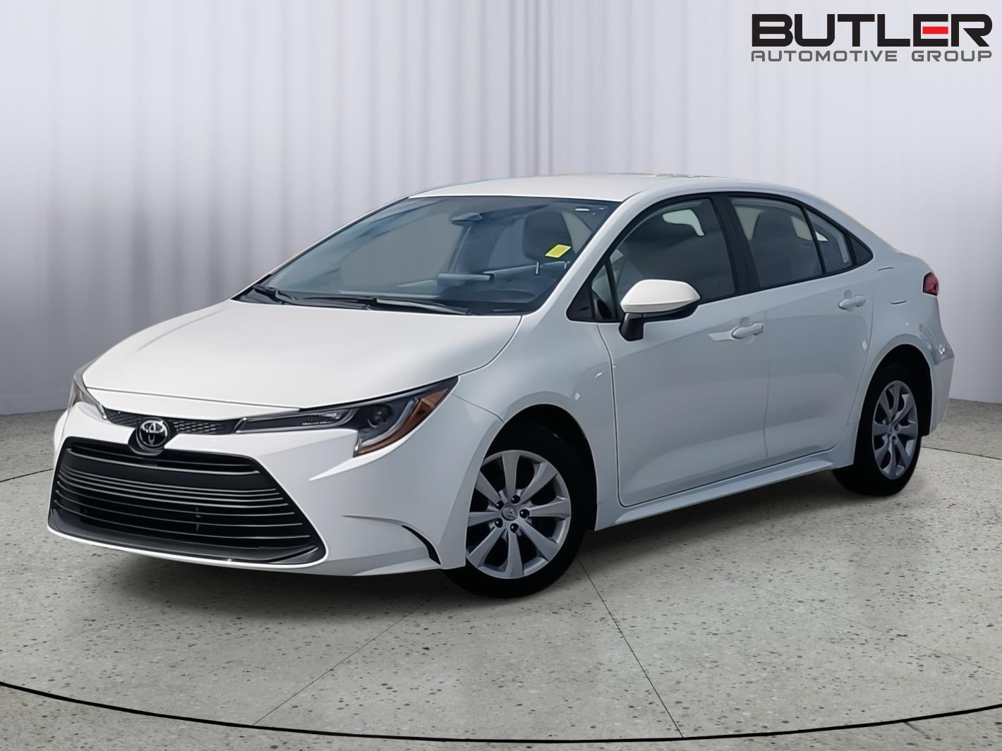 2024 Toyota Corolla LE's photo