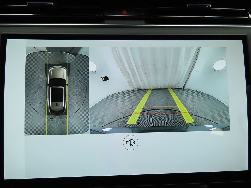 2025 Land Rover Range Rover SE photo 14